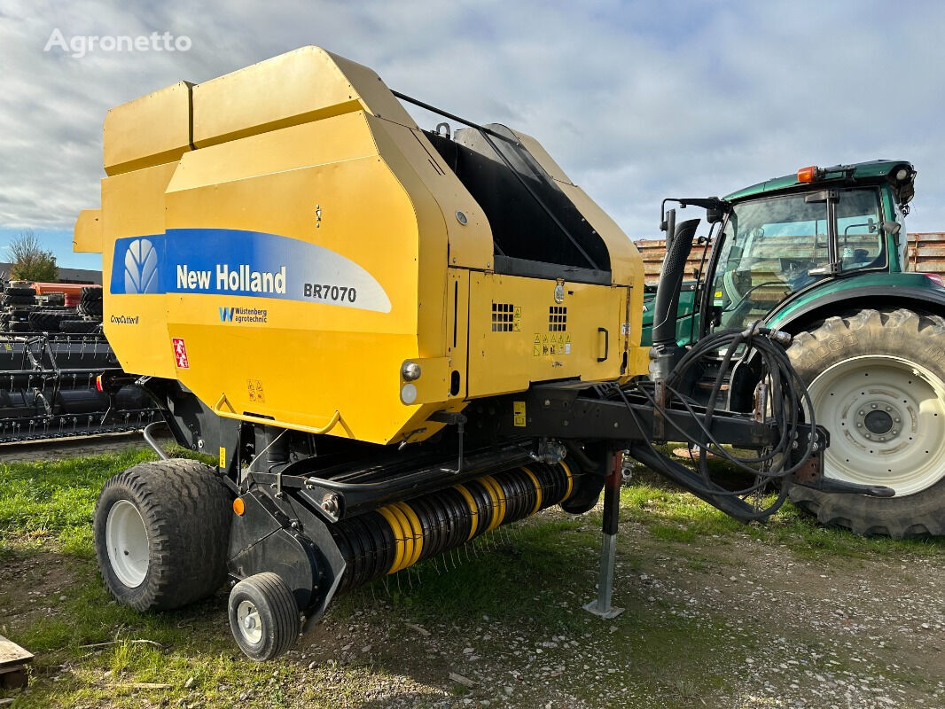 New Holland BR 7070 CropCutter 2 ronde balenpers