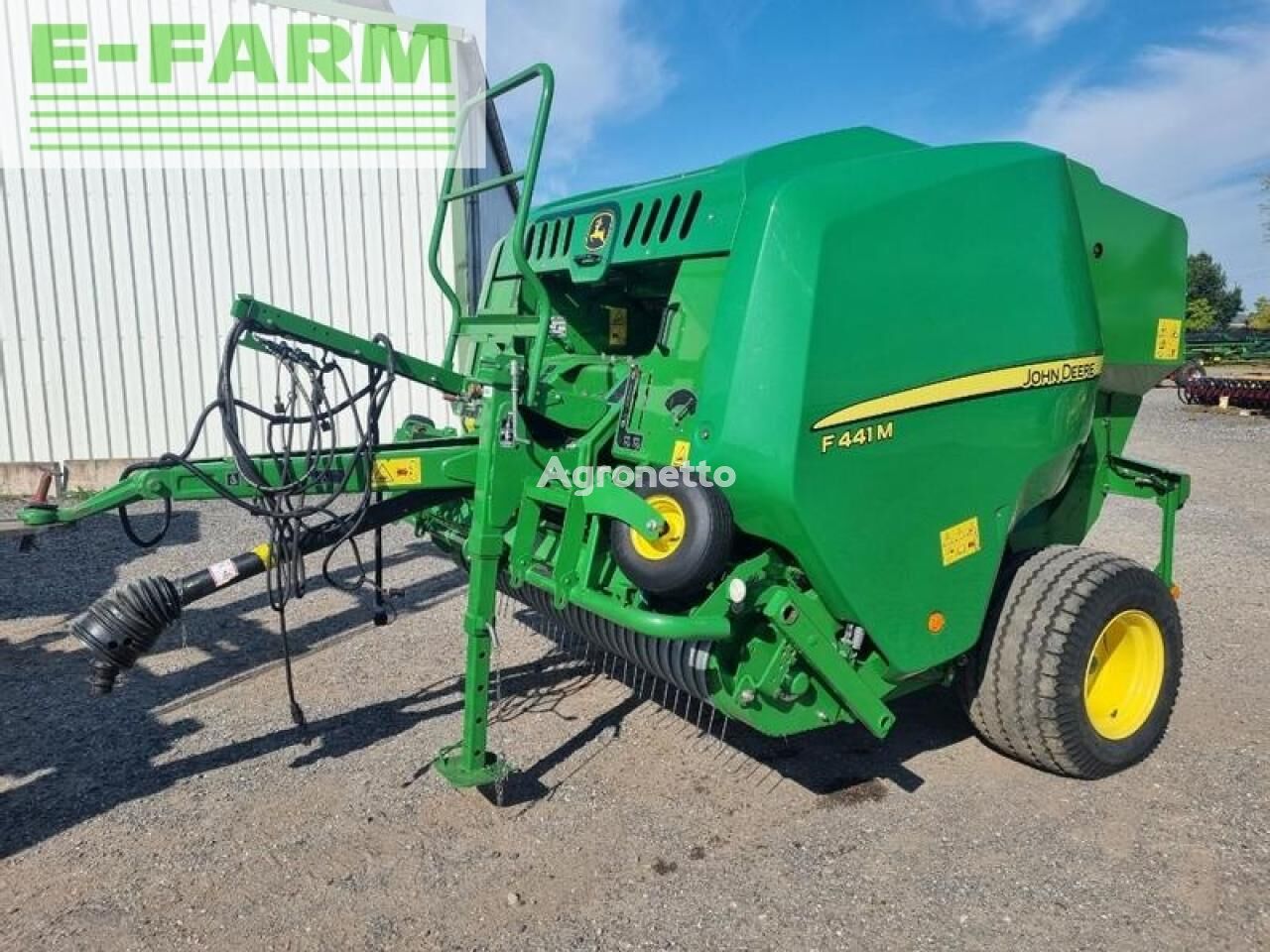 John Deere f441m vierkante balenpers